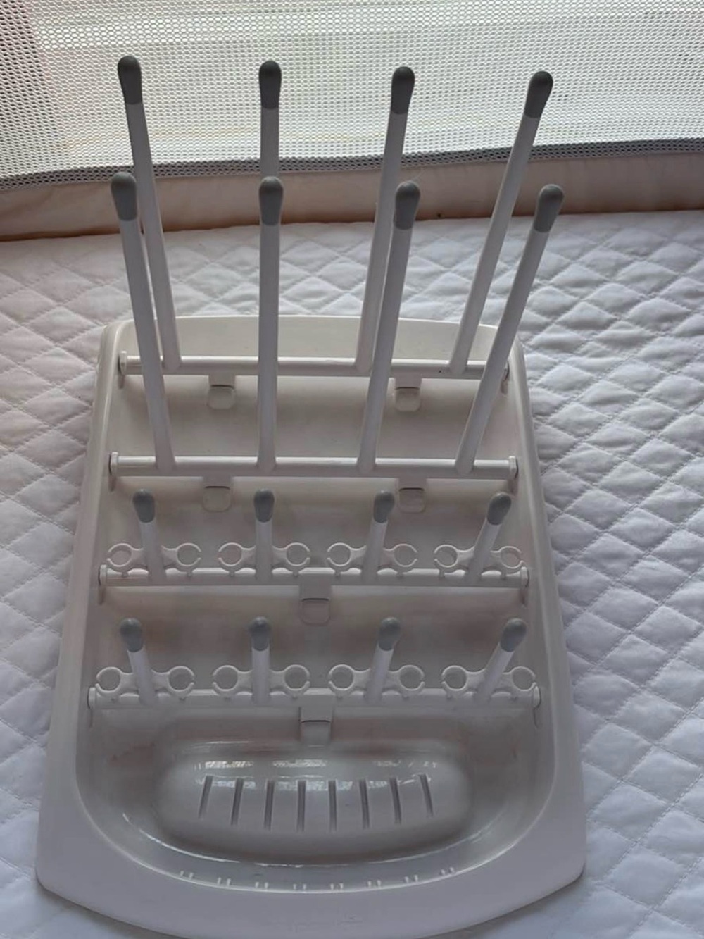 White Plastic Bottle Drying Rack with Gray Tips